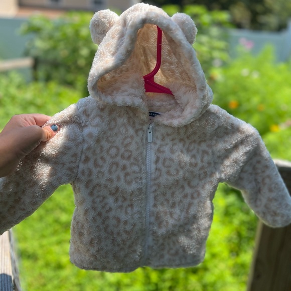 Old Navy Bear Hood Jacket, 18-24 Months - Picture 3 of 6